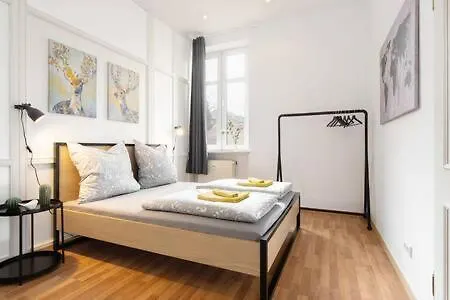 2Bedroom In Historic Villa Near Nymphenburg Palace Mnichov 0*,