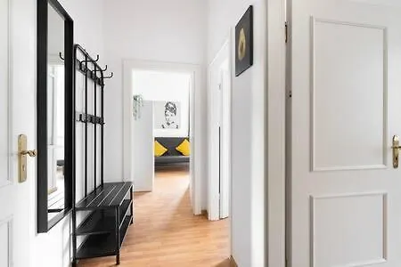 2Bedroom In Historic Villa Near Nymphenburg Palace Mnichov 0*,  Německo