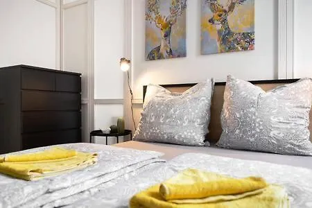 2Bedroom In Historic Villa Near Nymphenburg Palace Mnichov